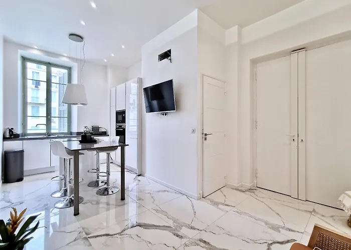 Le Massenet By Guys Apartment